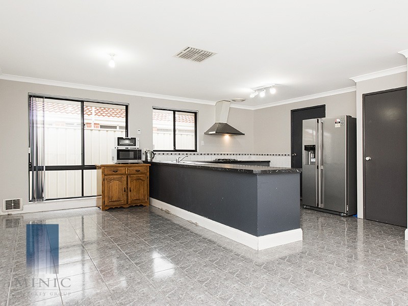 3 Hoop Place, Canning Vale WA 6155