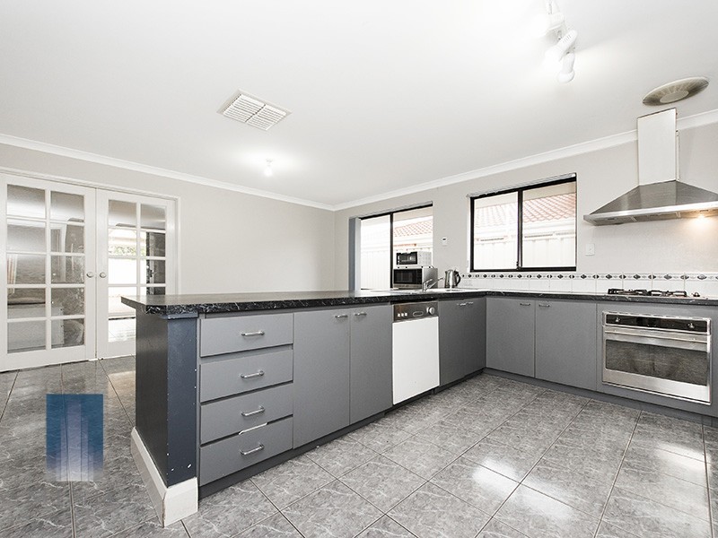 3 Hoop Place, Canning Vale WA 6155