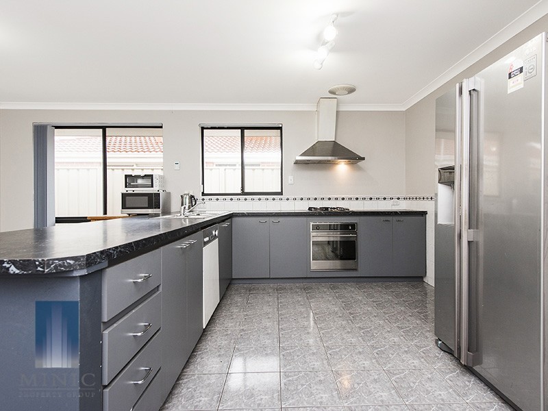 3 Hoop Place, Canning Vale WA 6155