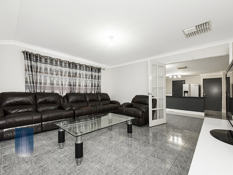 3 Hoop Place, Canning Vale WA 6155