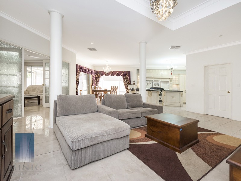 57 Bennett Drive, Canning Vale WA 6155