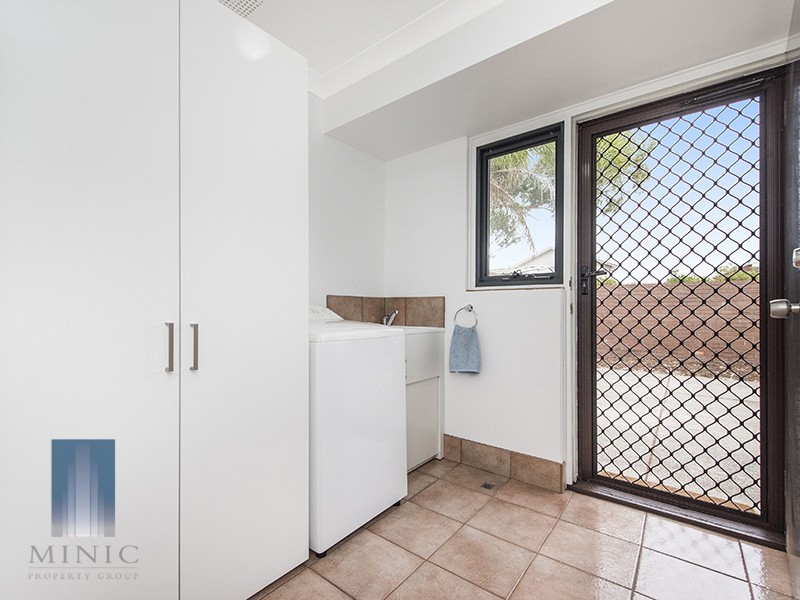 1/6 Surrey Road, Wilson WA 6107