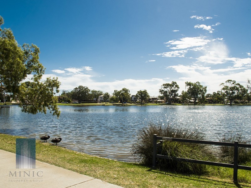 1/6 Surrey Road, Wilson WA 6107