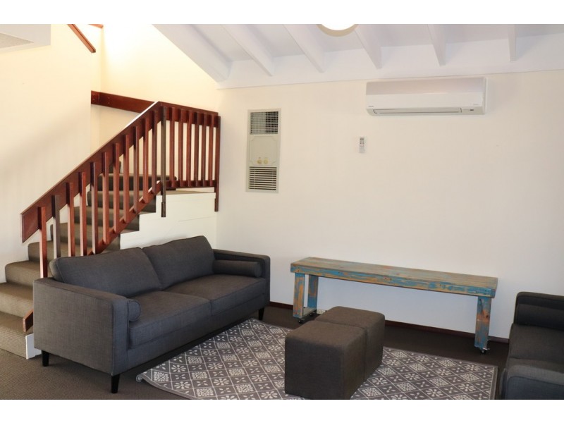 6/6 Mount Henry Road, Como WA 6152