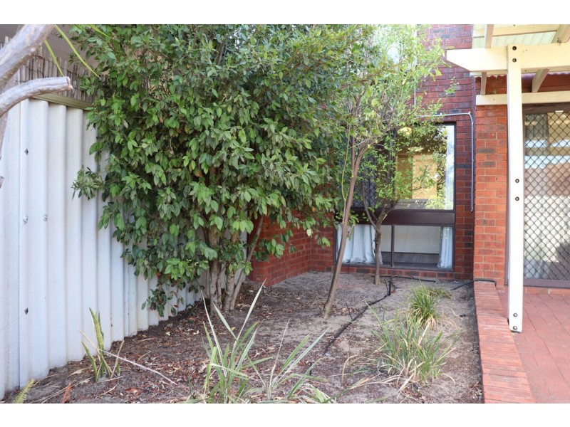 6/6 Mount Henry Road, Como WA 6152