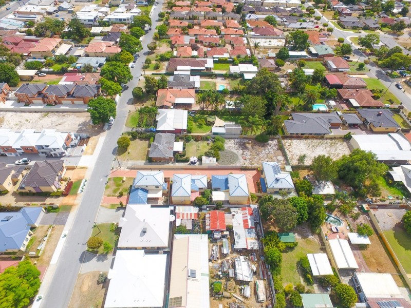 23 Pearl Road, Cloverdale WA 6105