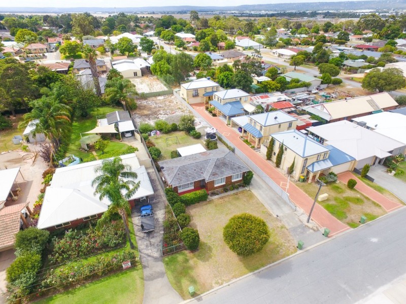 23 Pearl Road, Cloverdale WA 6105