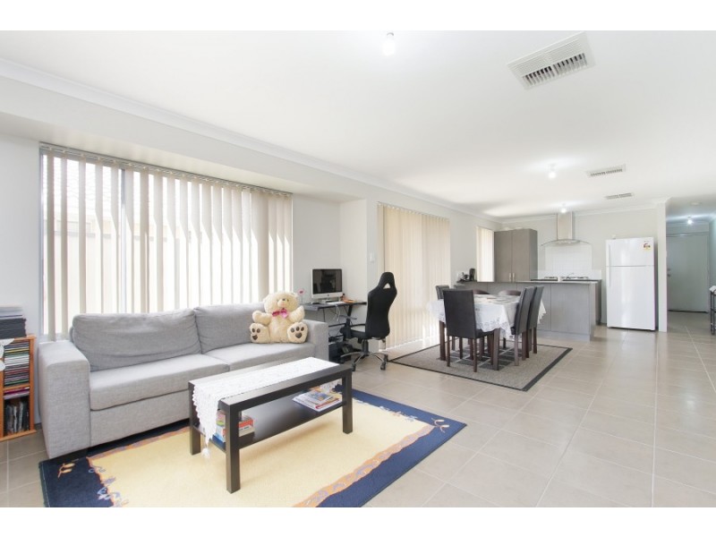 117 Monticello Parkway, Piara Waters WA 6112