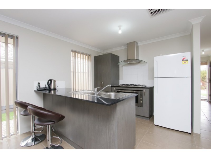 117 Monticello Parkway, Piara Waters WA 6112