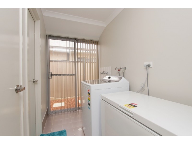 117 Monticello Parkway, Piara Waters WA 6112