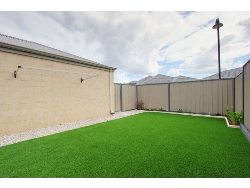 117 Monticello Parkway, Piara Waters WA 6112