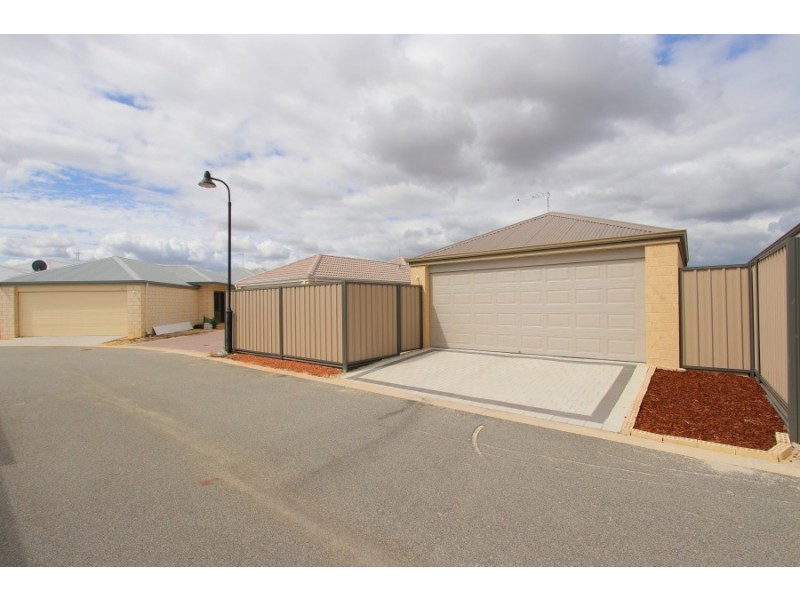 117 Monticello Parkway, Piara Waters WA 6112