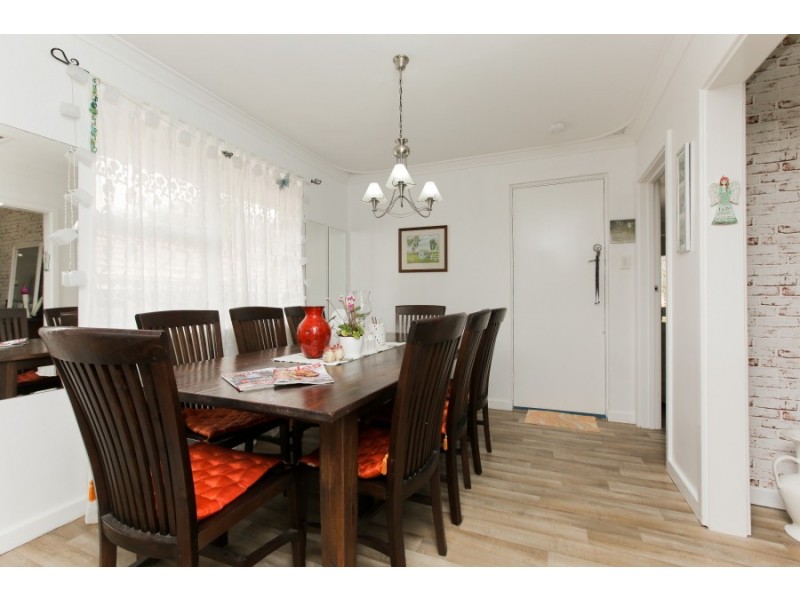 12 Pudney Place, Orelia WA 6167