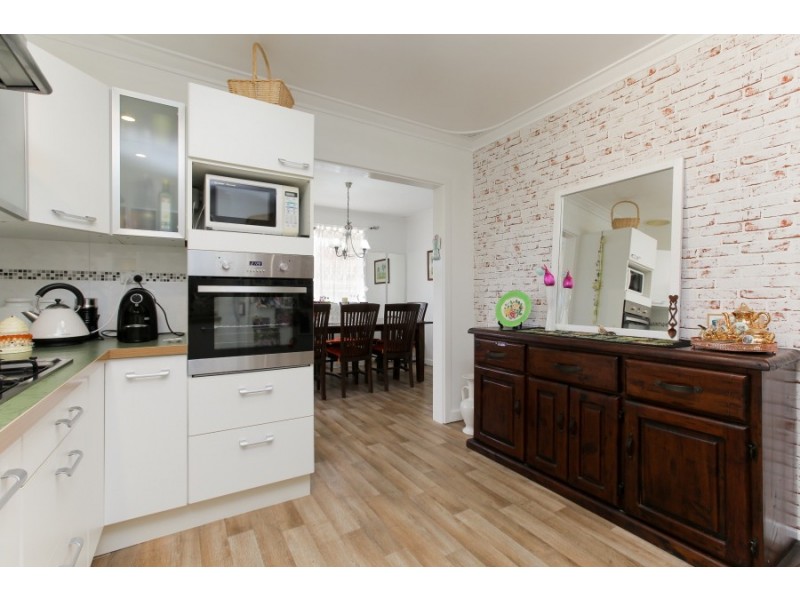 12 Pudney Place, Orelia WA 6167