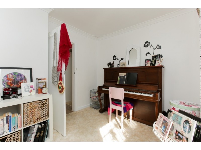 12 Pudney Place, Orelia WA 6167