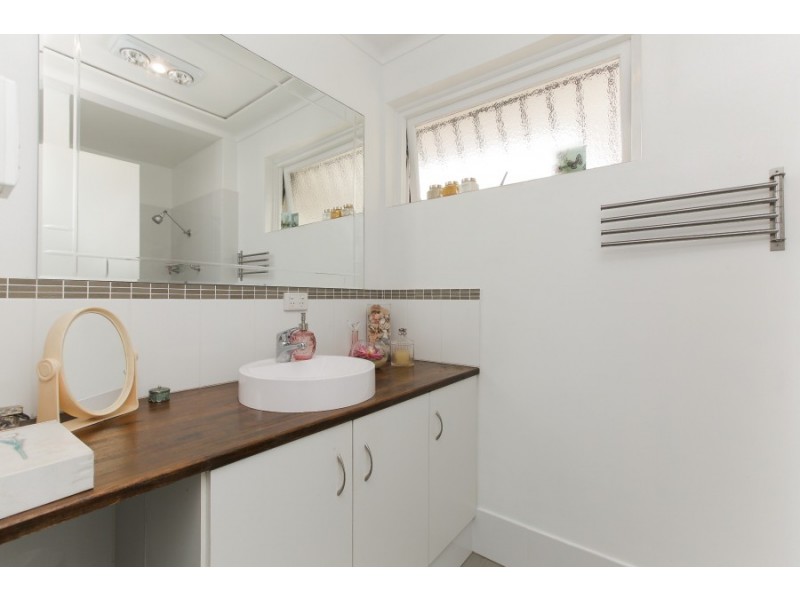 12 Pudney Place, Orelia WA 6167