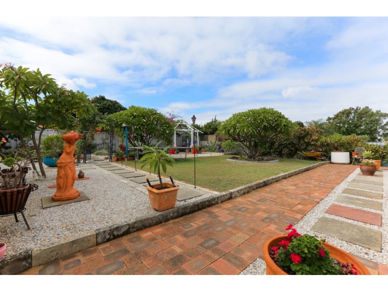 12 Pudney Place, Orelia WA 6167