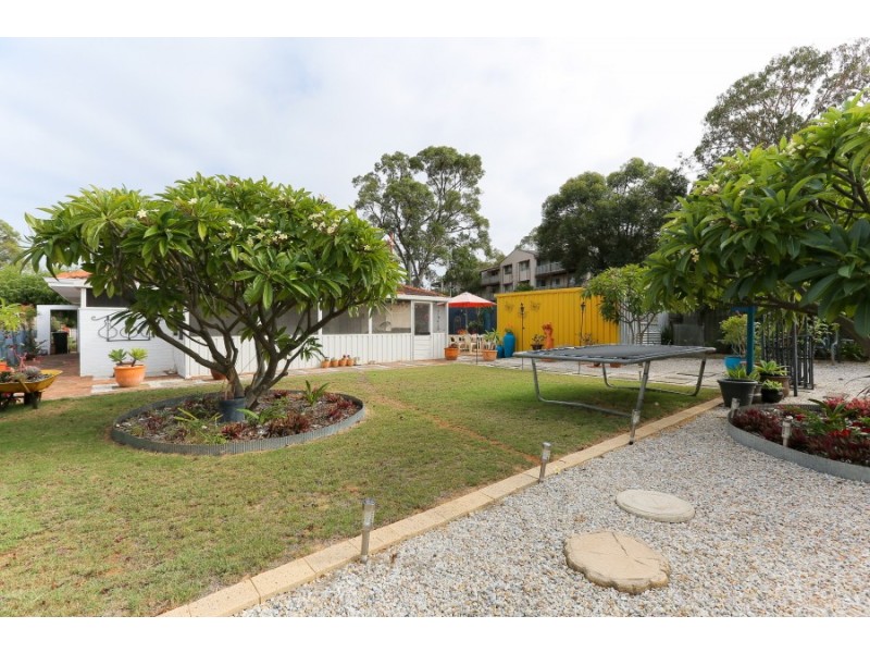 12 Pudney Place, Orelia WA 6167