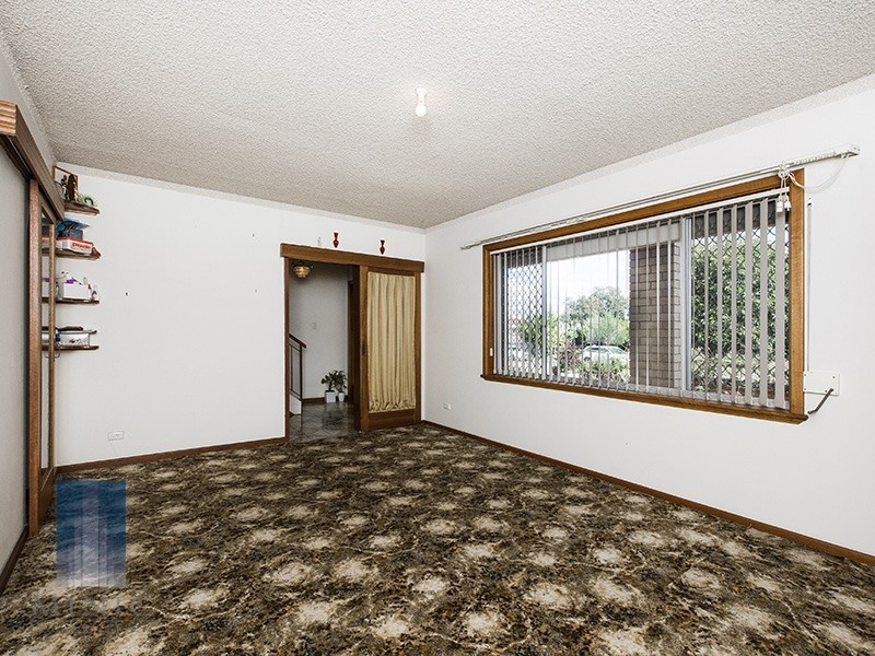 6 Barmond Road, Cannington WA 6107