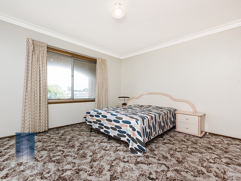 6 Barmond Road, Cannington WA 6107