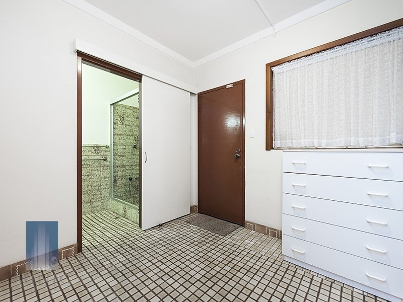 6 Barmond Road, Cannington WA 6107