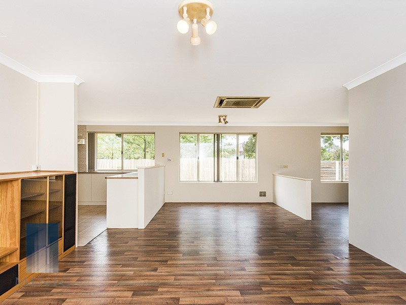 37 Aylesbury Close, Jandakot WA 6164
