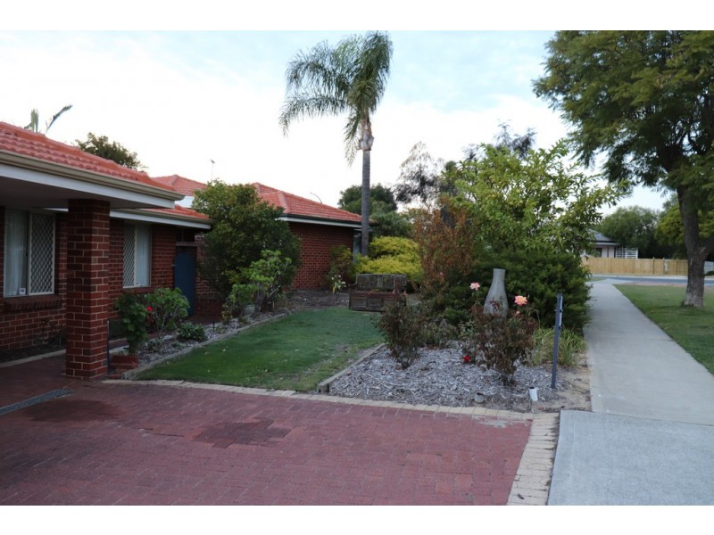 18 Davilak Crescent, Manning WA 6152