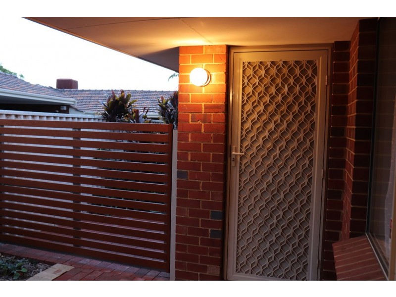 18 Davilak Crescent, Manning WA 6152