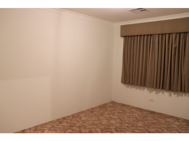 18 Davilak Crescent, Manning WA 6152