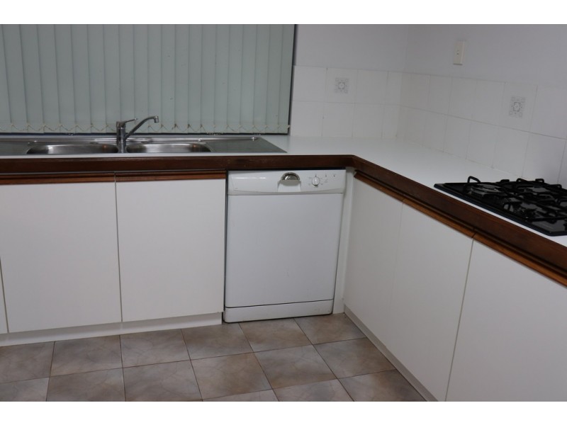 18 Davilak Crescent, Manning WA 6152