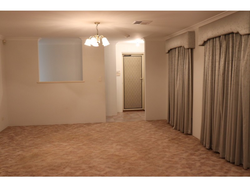 18 Davilak Crescent, Manning WA 6152