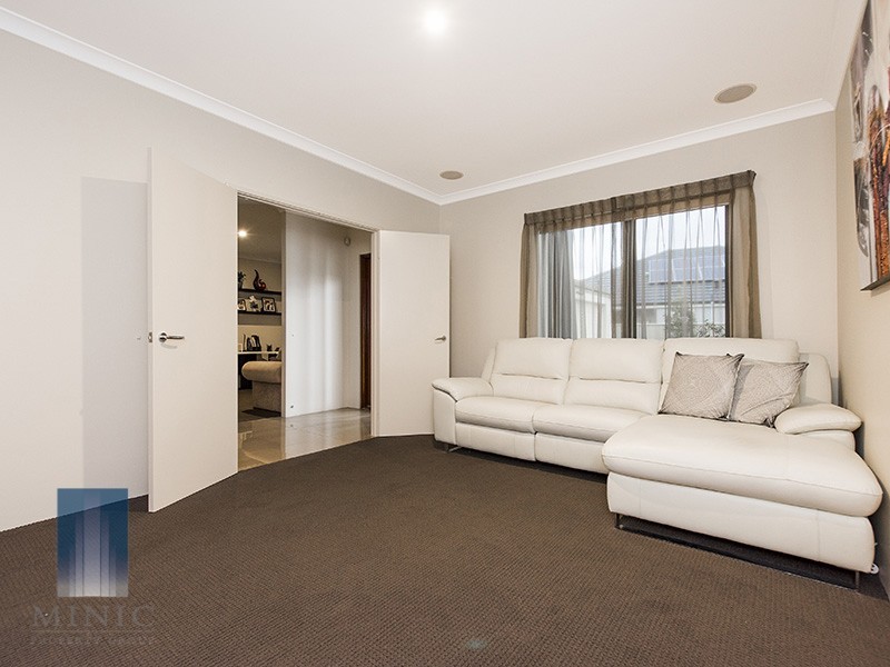 32 Anthus Corner, Waterford WA 6152