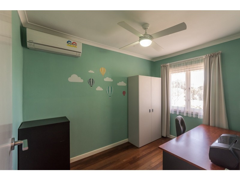 25 Treeby Street, Coolbellup WA 6163