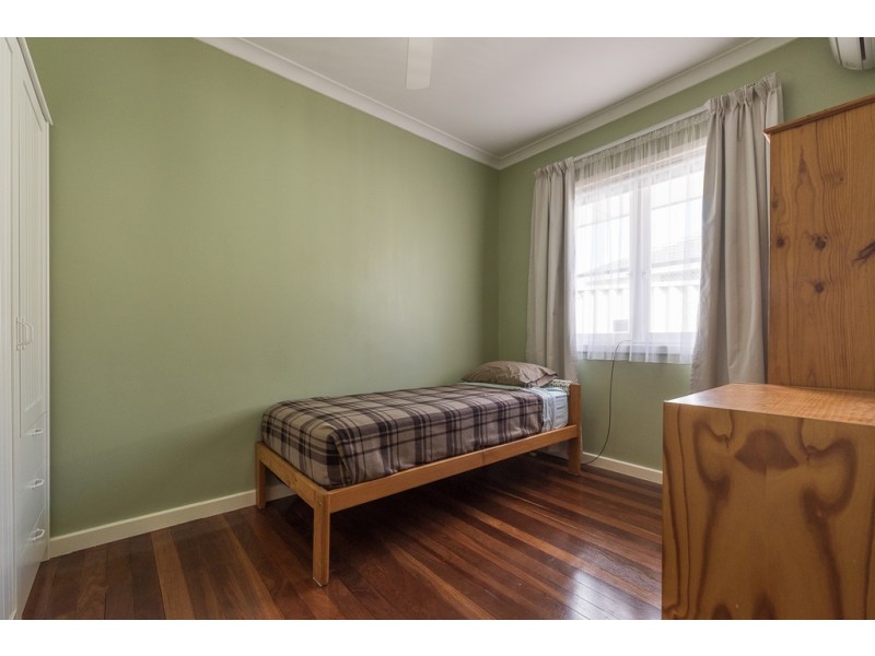 25 Treeby Street, Coolbellup WA 6163