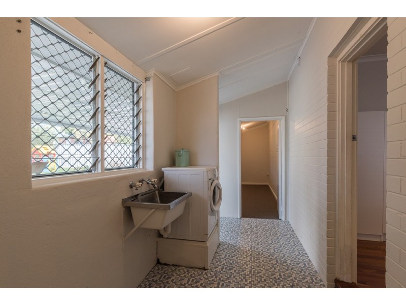 25 Treeby Street, Coolbellup WA 6163