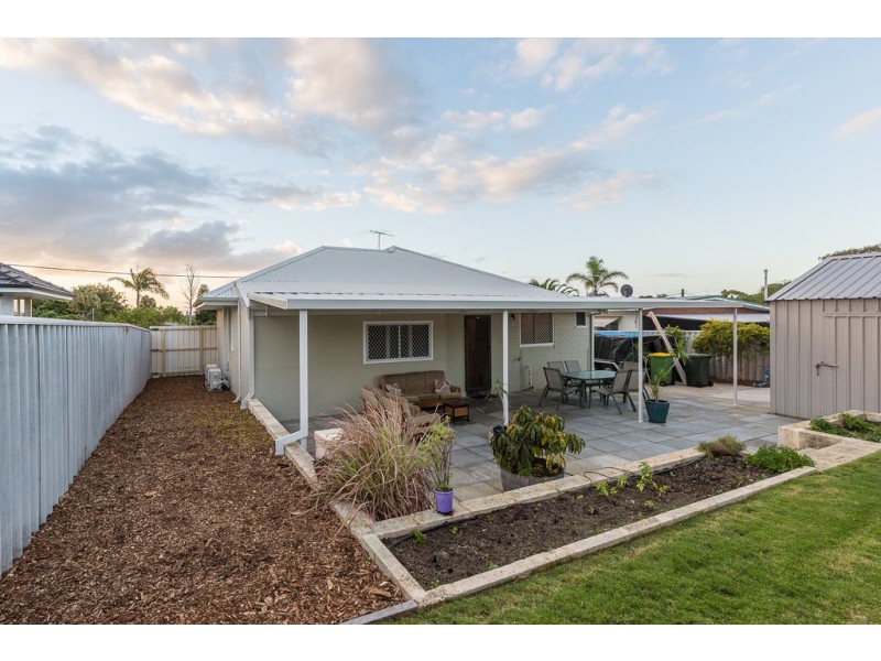 25 Treeby Street, Coolbellup WA 6163