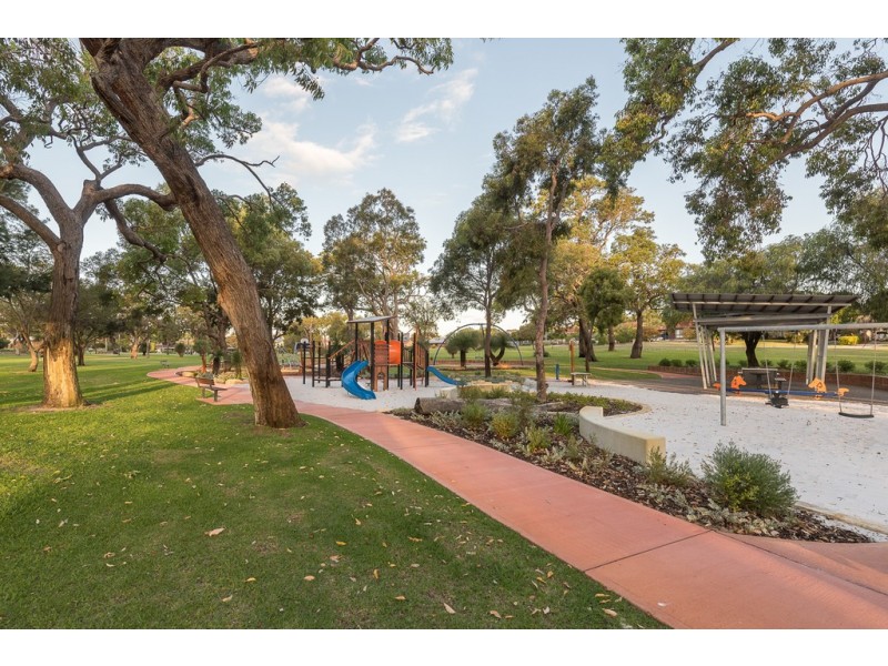 25 Treeby Street, Coolbellup WA 6163