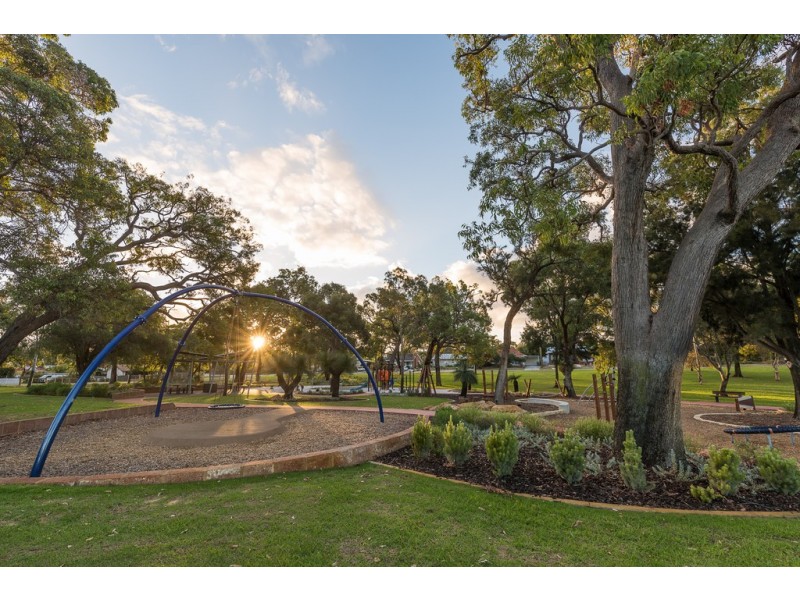 25 Treeby Street, Coolbellup WA 6163