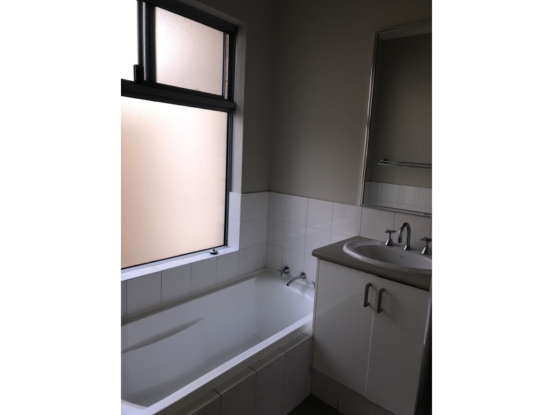 11B Crawford Street, Cannington WA 6107