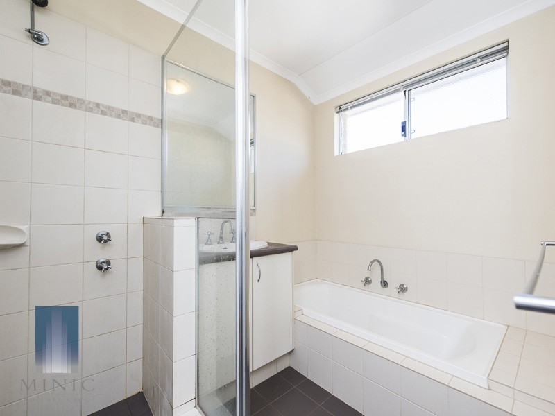 33B Langham Gardens, Wilson WA 6107