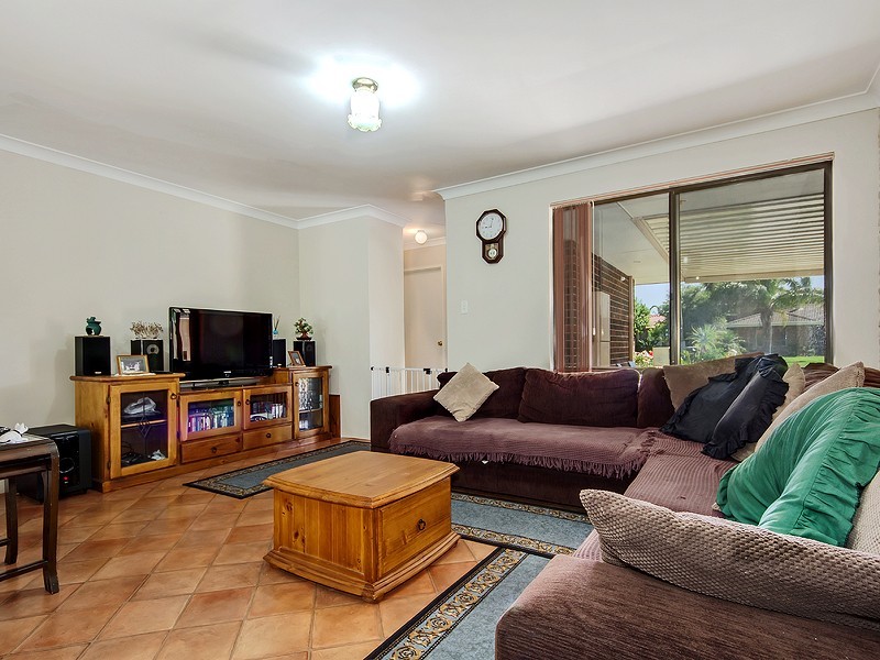 7 Montrose Circle, Camillo WA 6111