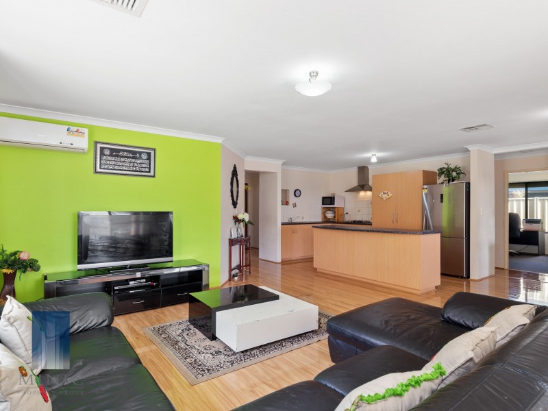 26 Fulmar Way, Seville Grove WA 6112