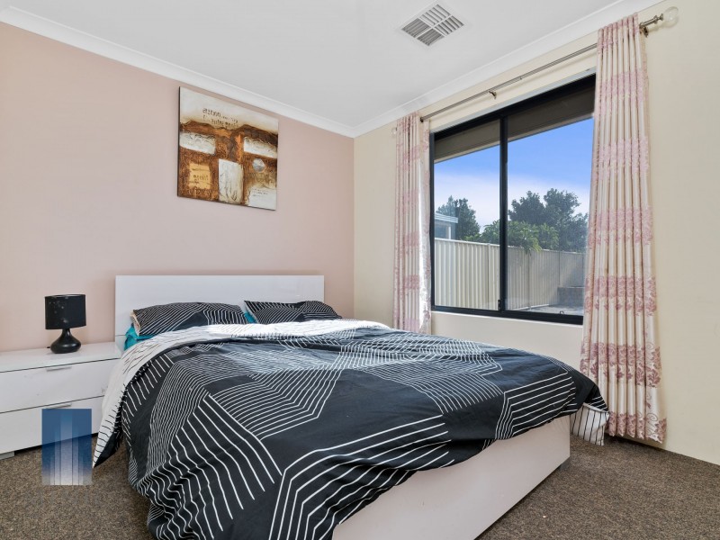 26 Fulmar Way, Seville Grove WA 6112
