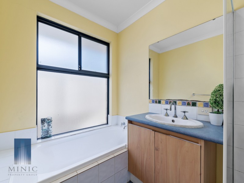 26 Fulmar Way, Seville Grove WA 6112