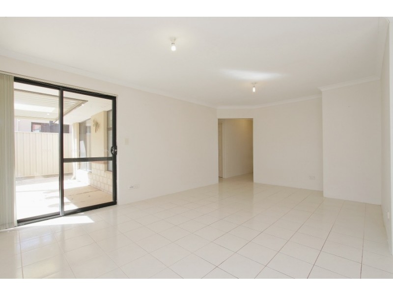 8 Bridal Crescent, Kenwick WA 6107