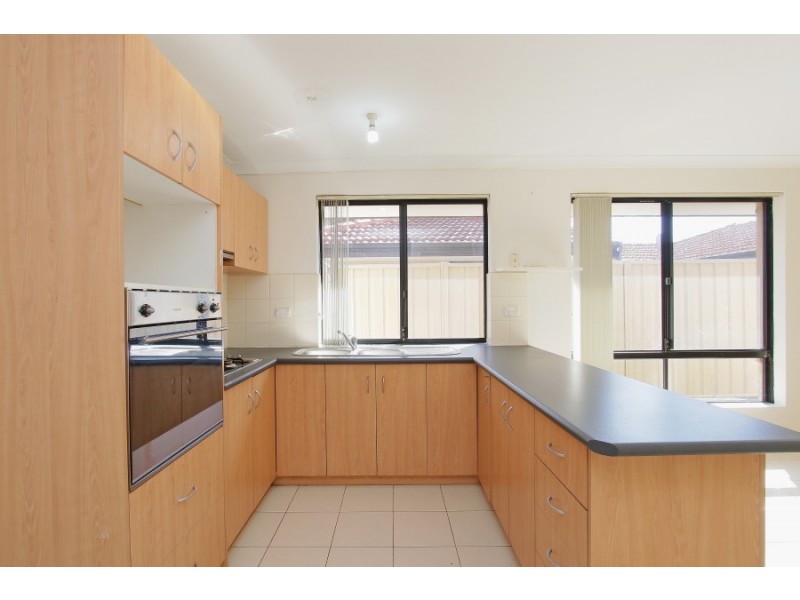 8 Bridal Crescent, Kenwick WA 6107