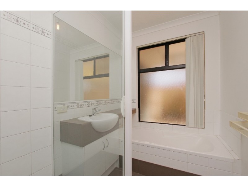 8 Bridal Crescent, Kenwick WA 6107