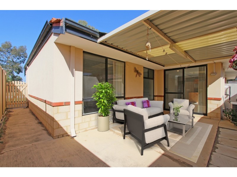 8 Bridal Crescent, Kenwick WA 6107