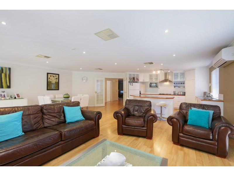 7 Casey Close, Canning Vale WA 6155