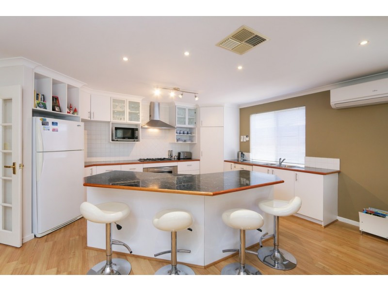 7 Casey Close, Canning Vale WA 6155